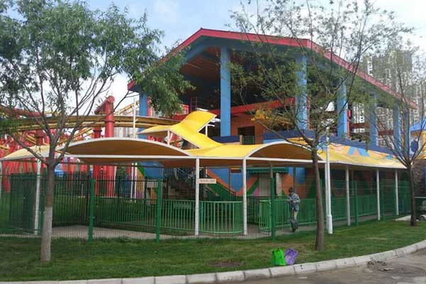幼儿园遮阳蓬：为孩子们撑起一片安全的夏日晴空